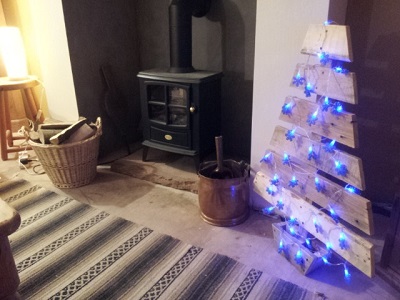Christmas tree made from pallets by Nigel